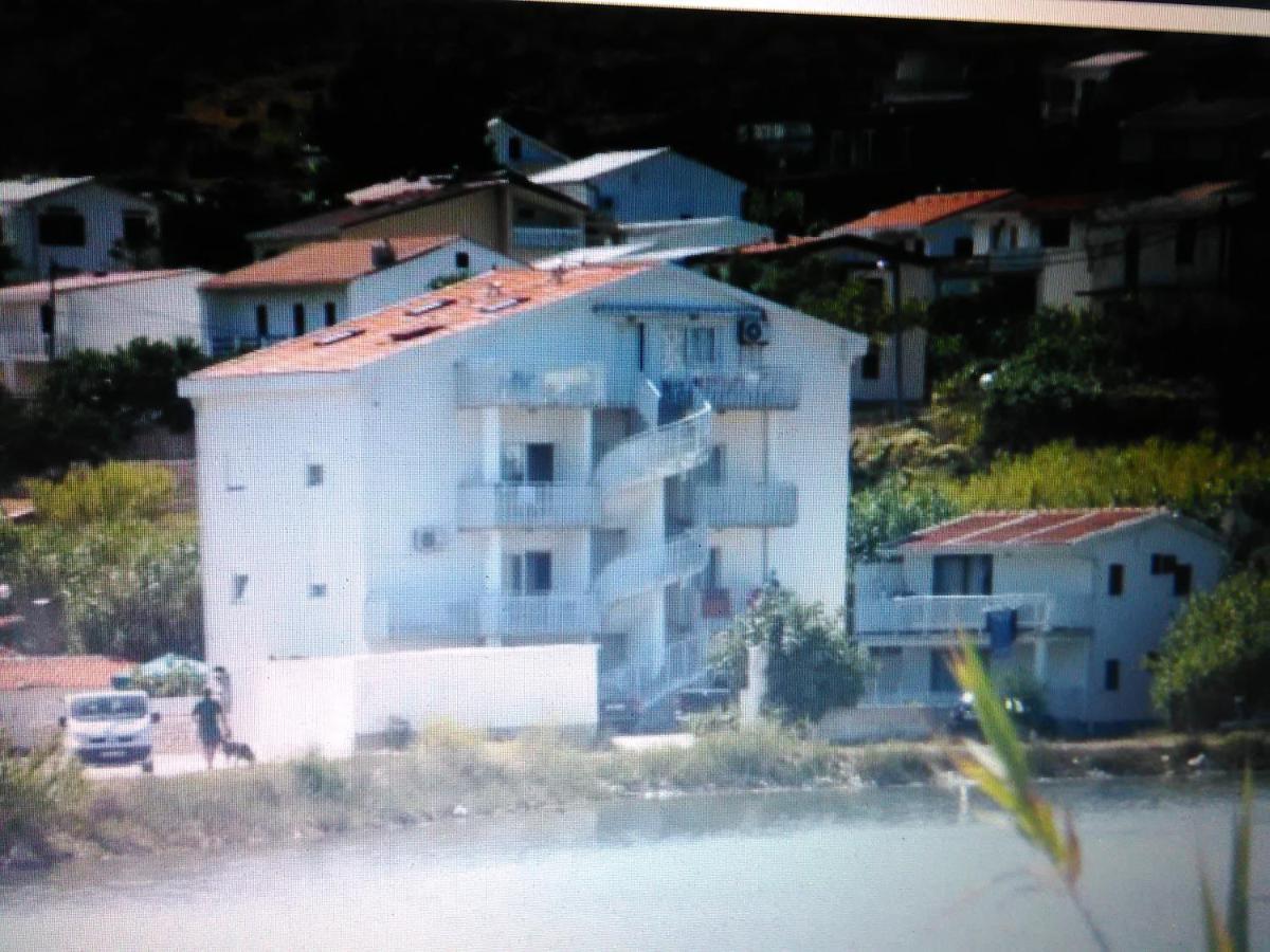 Apartmani Maja Pag Town Exterior photo
